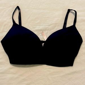 PINK by Victoria’s Secret Wear Everywhere Push-Up. Size 36DD